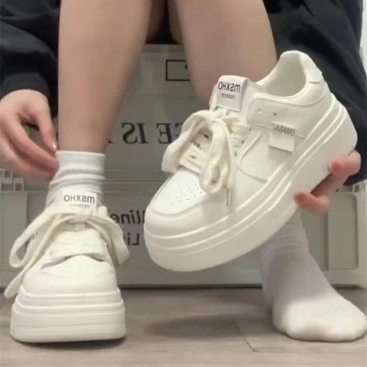 Белые туфли на платформе-маффине детские прилив 2024 весна новые корейская версия универсальные увеличивающие рост дышащие повседневные туфли