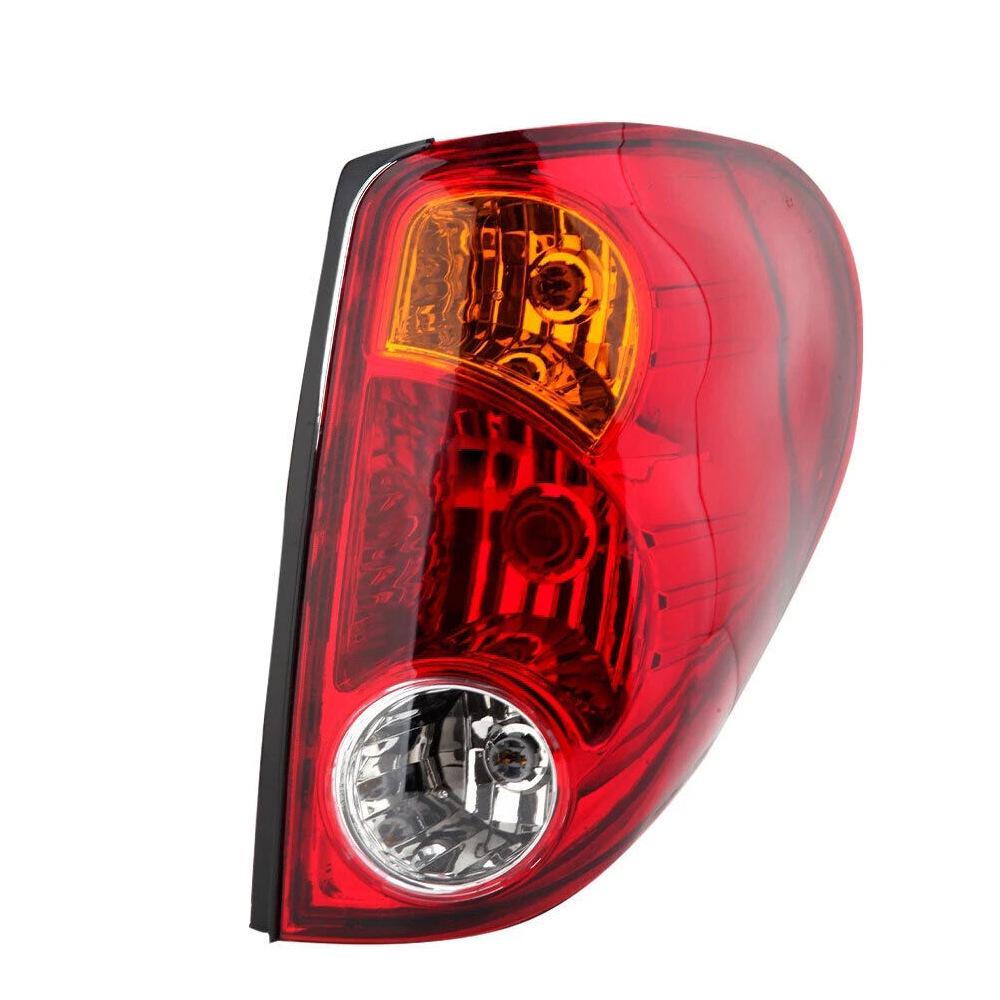 Накладка на задний/стоп-сигнал пикапа Mitsubishi L200 05-14