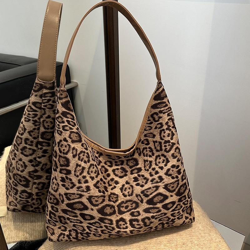 Большая вместительная сумка с леопардовым принтом для женщин. Осенью новая модная сумка через плечо для женщин. Сумка-тоут с леопардовым принтом для женщин.