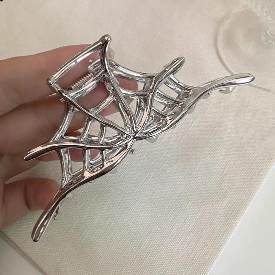 Хэллоуин Заколка для волос Черная Паутина Скелет Рука Форма Летучей мыши Зажим для волос Нескользящие зубцы Затылок Акула Зажим для волос Аксессуар для укладки