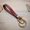 Брелок для ключей из коровьей кожи растительного дубления с латунной пряжкой в форме подковы - ретро-дизайн