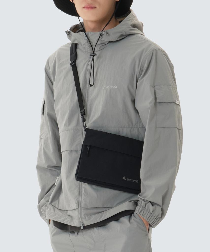 Сумка-почтальон Snowpeak Apparel Dual-Tech Utility Sacoche 1л (S26Sufsb37) черный
