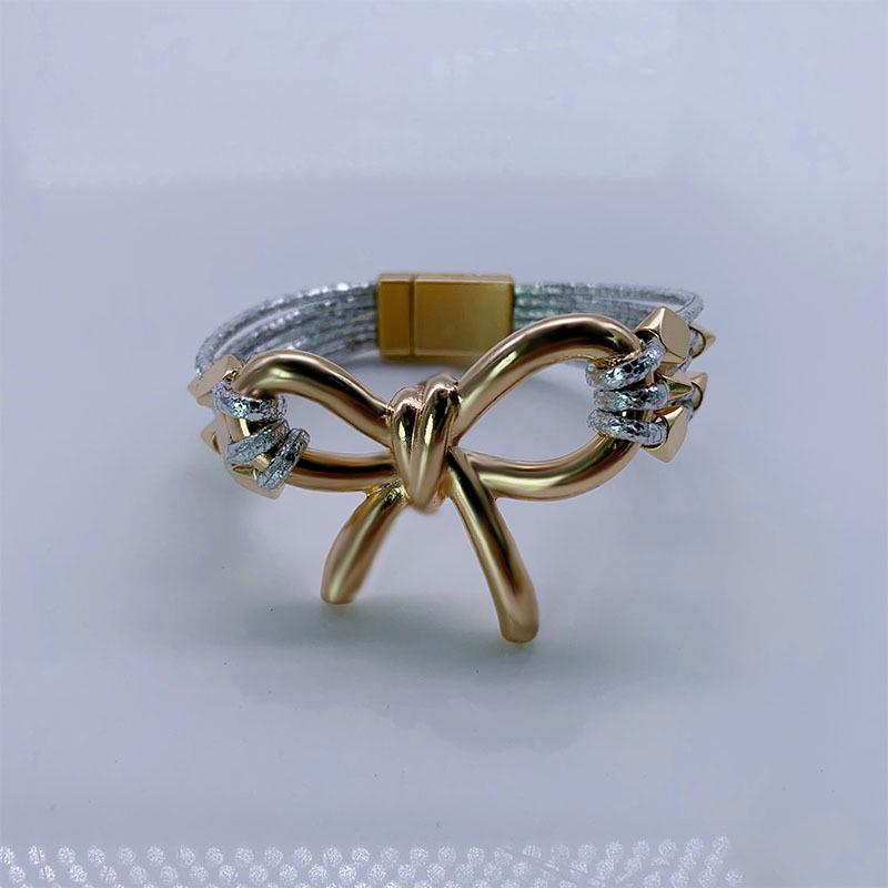 Трендовый европейский и американский кожаный браслет с магнитной пряжкой-бантом - Модные женские украшения на Рождество