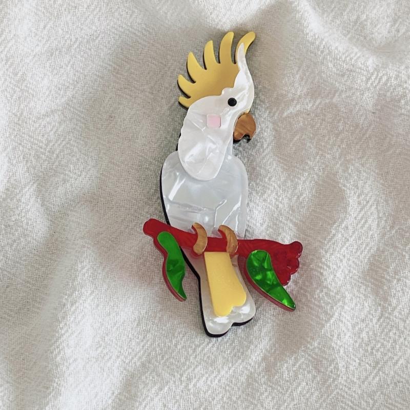 Fashionable Sophisticated Parrot Lapel Pin with Dripping Oil Designs Contrast Accessory for Party Supplies Costumes