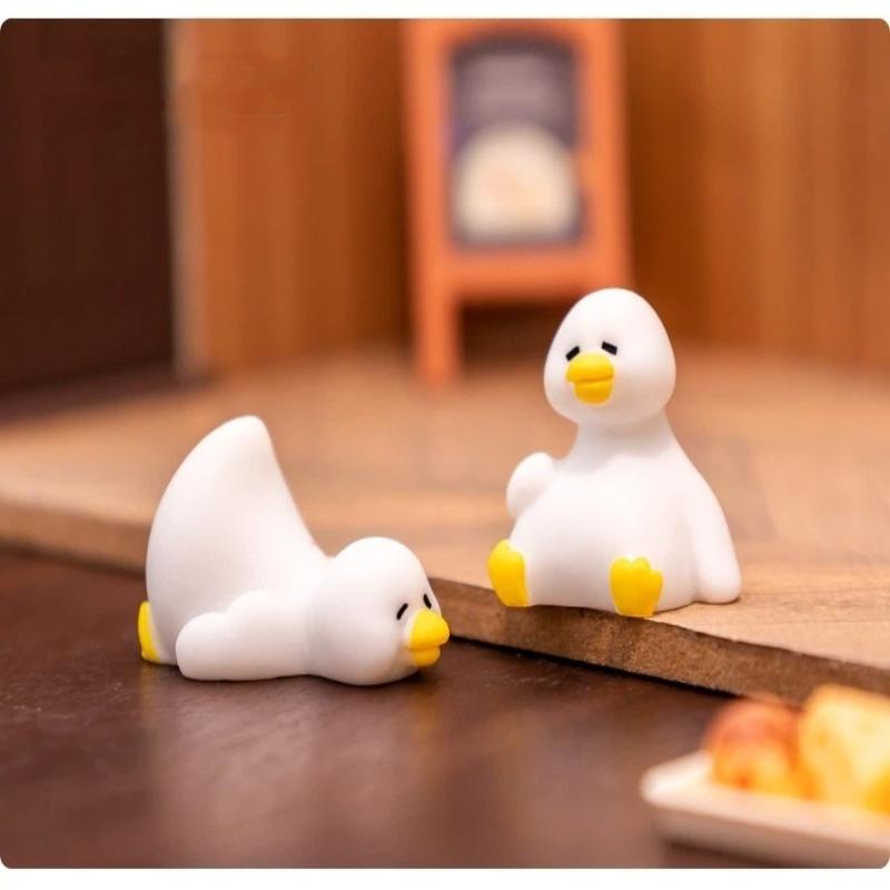 7PCS Miniature Duck Ornaments Lovely Tiny Duck Figurine Toys Lightweight Small Decor for Dollhouse Kids Birthday Party Gifts