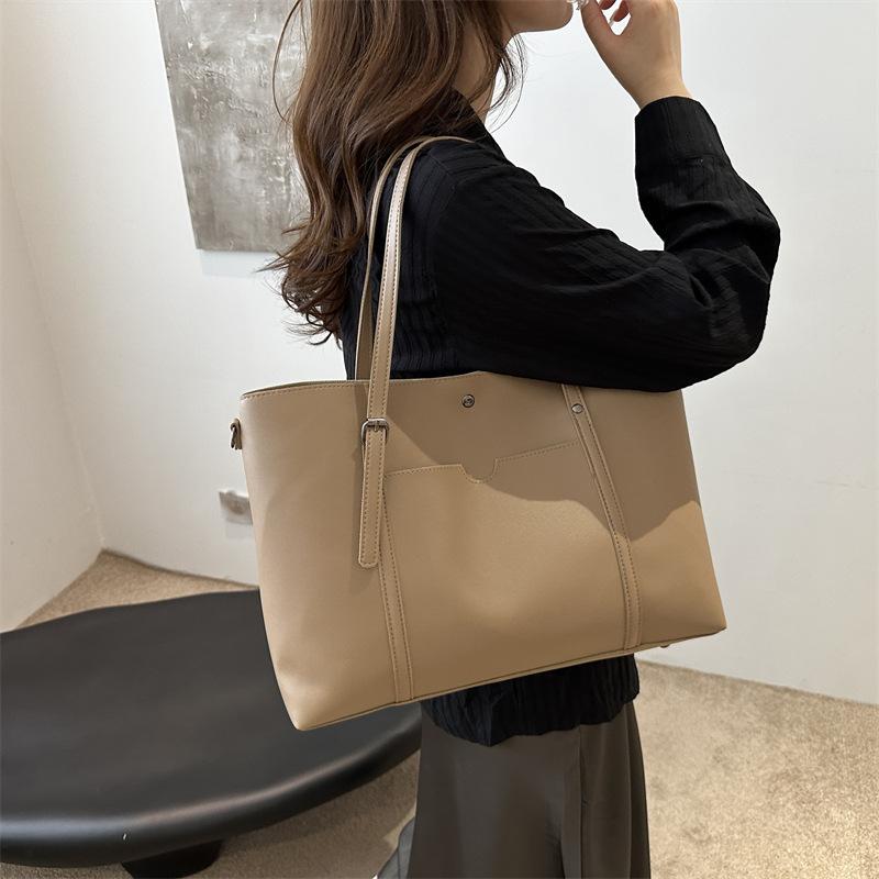 Новая летняя ретро однотонная модная повседневная сумка через плечо с простым нишевым дизайном, большая вместительная сумка-тоут