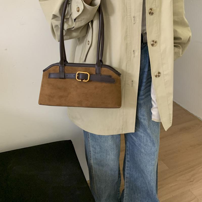 Ретро нишевая замшевая сумка женская 2025 новая трендовая осенне-зимняя универсальная на одно плечо подмышечная сумка с леопардовым принтом сумка-багет