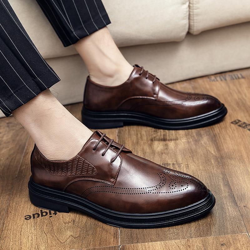 Мода Новое поступление Мужские туфли Оксфорды Ручной работы Кожаные Повседневные туфли Заостренный носок На шнуровке Мужская обувь Броги Деловой Джентльмен Лоферы