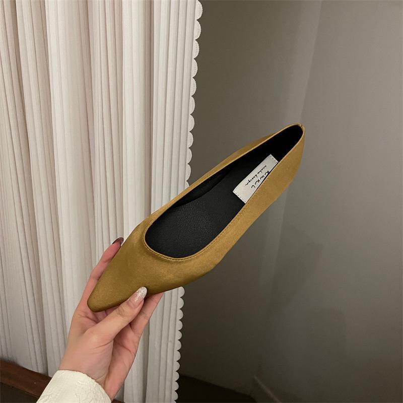 French Temperament Satin Pointed Single Shoes Women's 2025 Autumn New Shallow Mouth Senior Fairy Gentle Soft Sole Grandma Shoes