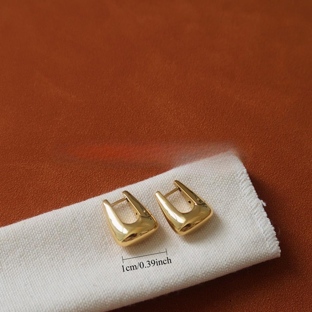 U-shaped earrings European and American fashion simple ear buckle commuter stud earrings on both sides