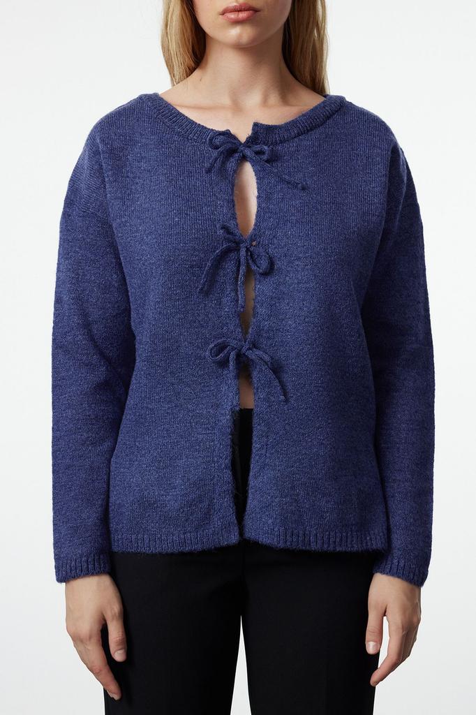 Женский модный стильный свитер цвета индиго, мягкая текстурированная лента с бантом, детальный трикотаж, свитер-кардиган