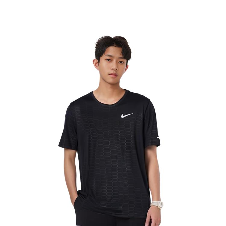 Nike Футболки Мужские Черные С Круглым Вырезом Умеренный Прямой Крой DA1318-010