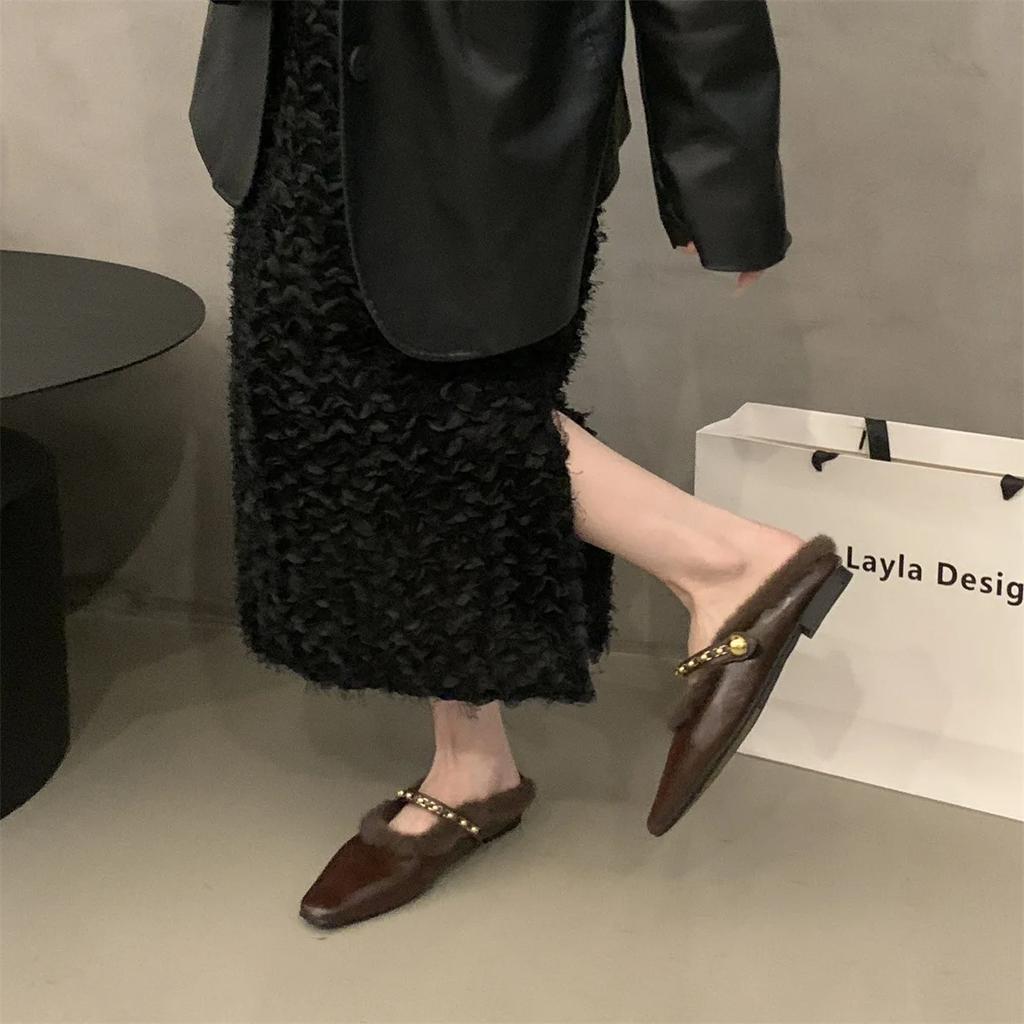 Fashion New 2024 Winter Plush Shoes for Women's Flat Fluffy Mary Janes Shoes Warm Cotton Shoes Faux Fur Half Slippers Zapatos De Mujer