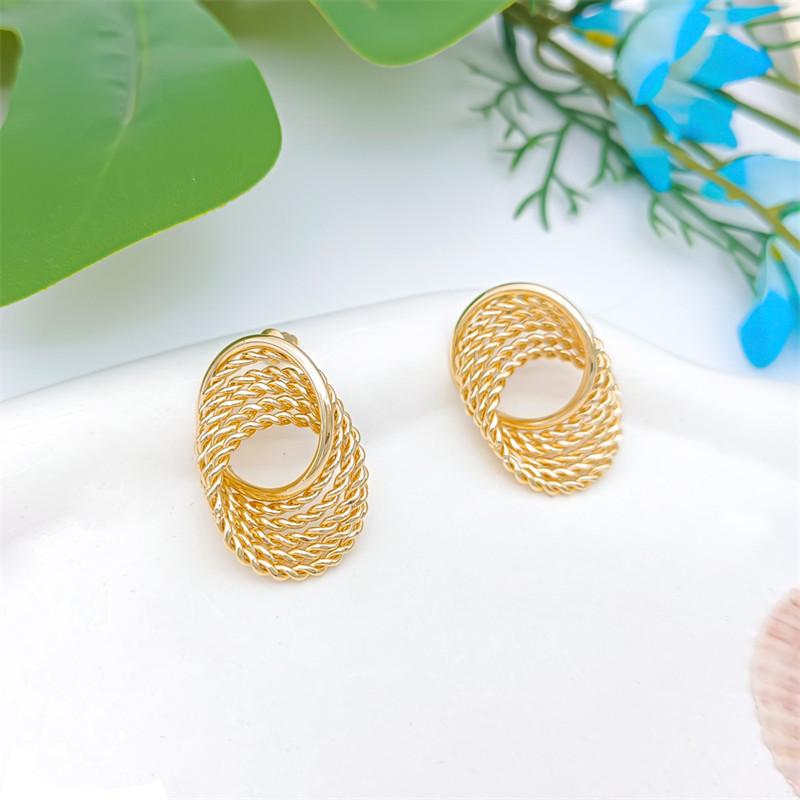 Серьги с геометрическим узором из жареного теста. Женские роскошные расширенные универсальные круглые серьги. Серьги-заколки для ушей в европейском и американском дизайне.