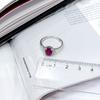 Серебряное кольцо с натуральным рубином 1.92ct, фианитами, вес изделия 2,38 гр (2165613)