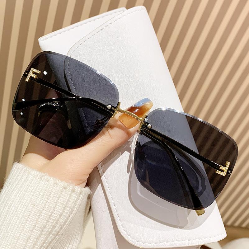New metal frameless sunglasses for women, European and American trendy glasses, letter F diamond-encrusted square large-frame sunglasses for women