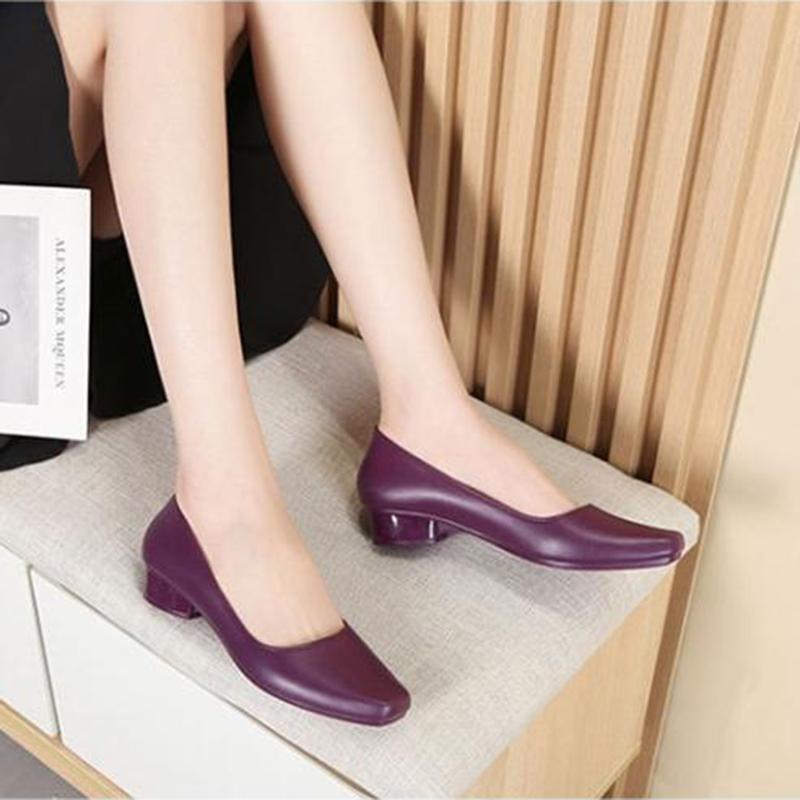 Корейская версия Baotou сандалии на каблуке с уклоном для женщин летом, толстый каблук, квадратный носок, неглубокий носок, уличные повседневные мягкие подошвы одинарные туфли