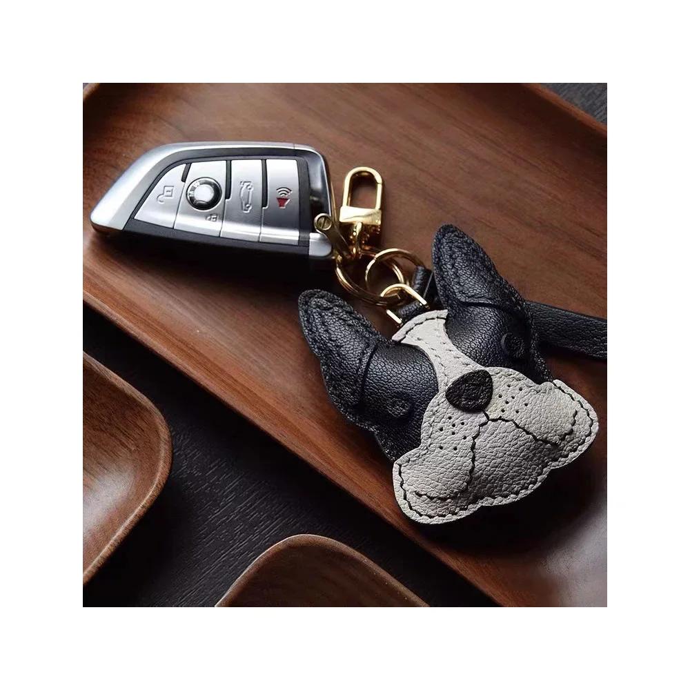 Брелок-подвеска в виде собачки из кожи ручной работы и подарок для собачника Аксессуары для щенков-собачников