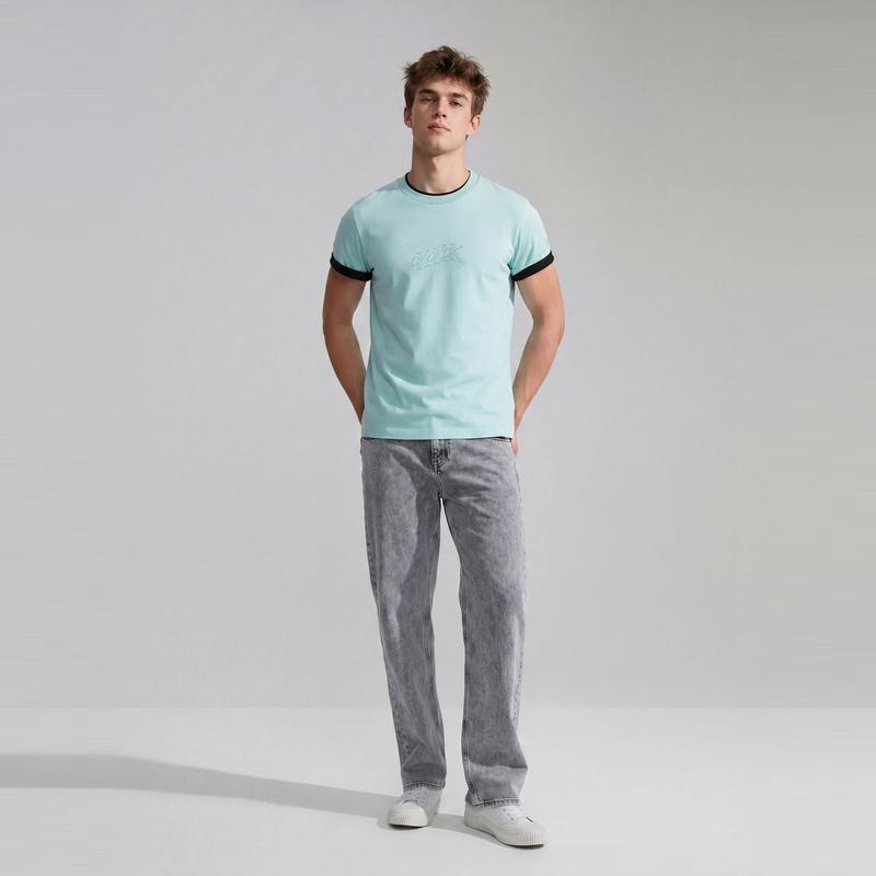 Calvin Klein T-Shirts Men's Crew Neck Moderate Straight Fit J325018
