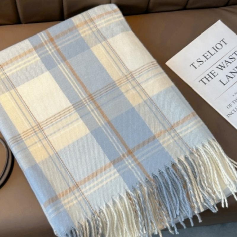 Milky Beige Plaid Thickened Scarf: Korean Style for Winter 2025