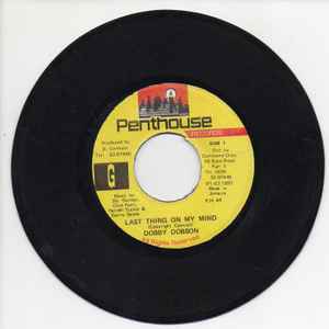 7-дюймовая пластинка DOBBY DOBSON - Last Thing On My Mind PH44 Penthouse Recor 1993 Ямайка Регги, Ска и Даб Б/У