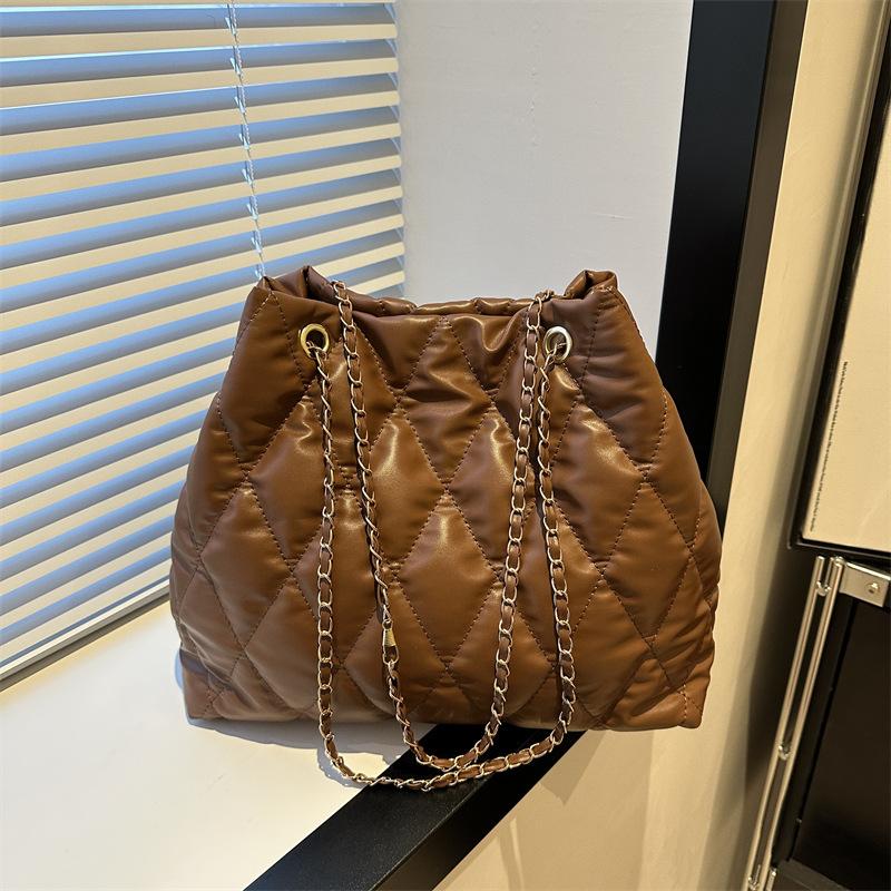 Большая вместимость модная вышитая цепочкой цепочка сумка через плечо для женщин новая дорожная сумка-тоут для женщин