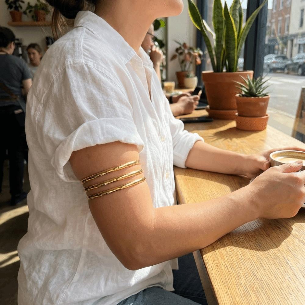 Multilayer Coil Open Arm Bangles Gold Hyperbolic Cuff Bangle Adjustable Snake Armband Party