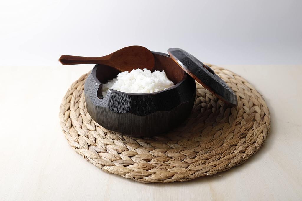 Osaka Choseido Wooden Rice Container with Rice Serves Go Spoon, 2-3 People, Approx. 1.5 (1.5 Cups)