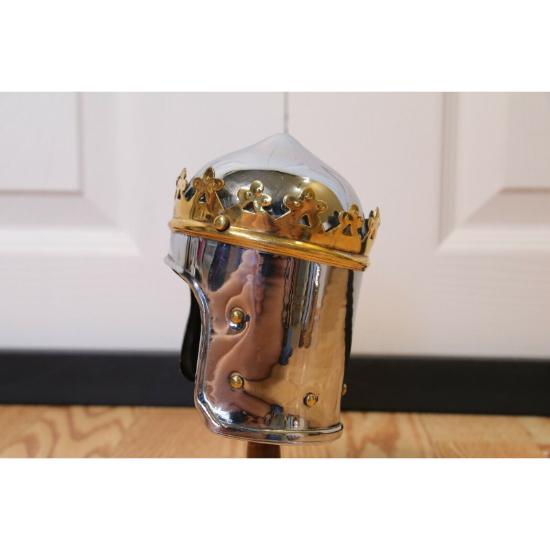 Реплика шлема средневекового рыцаря шотландского короля Роберта Брюса Столешница