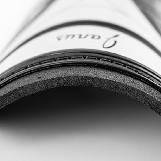 1 пара футбольных накладок на голень с защитной твердой оболочкой, ударопрочная, сверхлегкая, с губчатой подкладкой из этиленвинилацетата, накладки на голень для взрослых