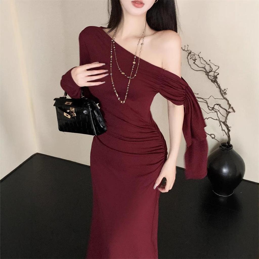 Лето 2025 Асимметричный вырез Длинный рукав Облегающее Сексуальное платье-бодикон с запахом на бедрах