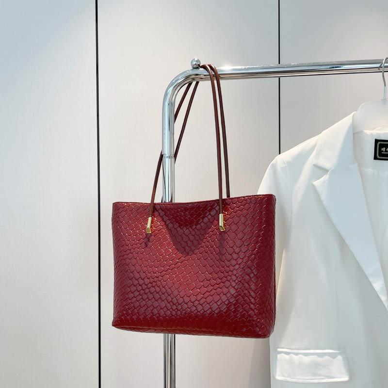 Classic Pu Tote Bag For Women With Elegant Design And Ample Storage For Daily Use