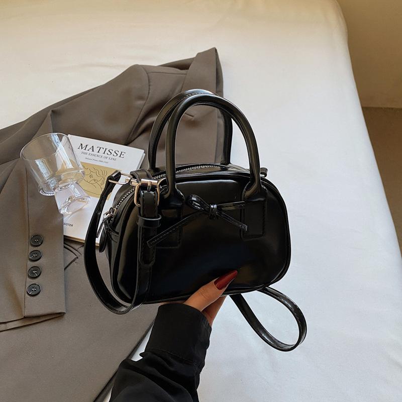 Популярная в этом году маленькая женская сумка 2025 новая универсальная повседневная на плечо, сумка-мессенджер, модная корейская версия, маленькая квадратная сумка