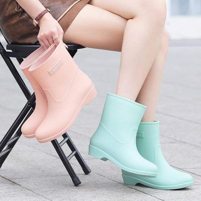 Новые женские водонепроницаемые и износостойкие демисезонные дождевые сапоги средней длины, теплые и с бархатной подкладкой, на плоской подошве, дождевые туфли, кухонная обувь, клей