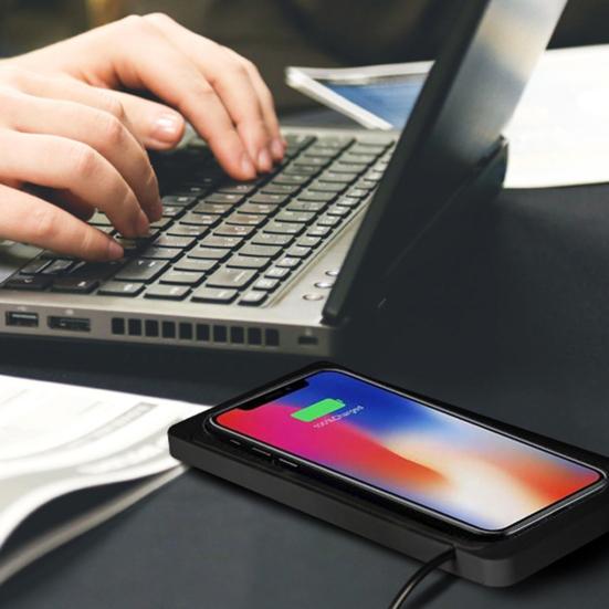 Беспроводная автомобильная зарядная площадка 15 Вт Быстрая зарядка Стабильная Нескользящая Силиконовая площадка для зарядки телефона Площадка для зарядки на неровной дороге для телефонов Автомобильные аксессуары