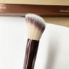 Кисть для румян Luxury Blush Brush No.15, скошенная, контурная кисть для макияжа с мягким синтетическим ворсом, алюминиевая ручка