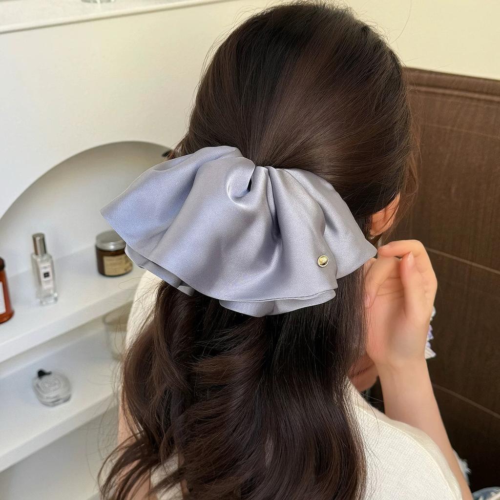 The Satin Bow Hair Clip At The Back of The Head Is Light Luxury, Stylish and Fashionable. The Ponytail Clip Is Sweet and Cute