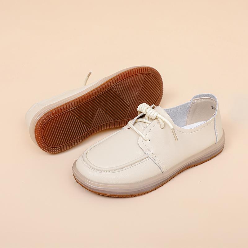 Женские кожаные туфли в британском стиле.