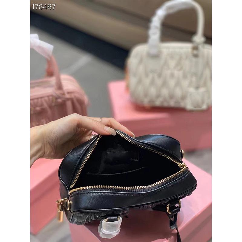 2025 Autumn/Winter High-Quality Lambskin Textured Bag - Handheld, Shoulder, & Messenger Bag for Women.