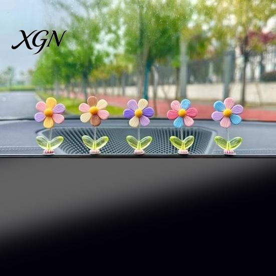 Interior Car Decor Spring Wobbly Flower Dashboard Ornament, Shaking Head Sunflower Decor, Cute for Rearview Mirror And Home Office