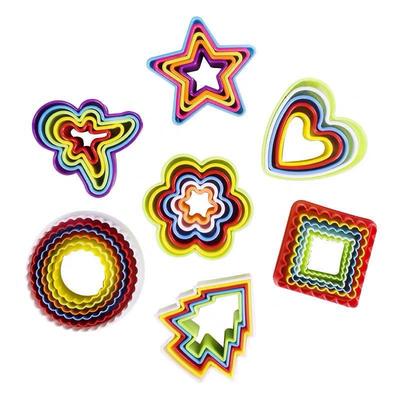 Пластиковые формочки для печенья, тортов и пирожных - 5-6 колец для нарезки мусса из сливы и овощей