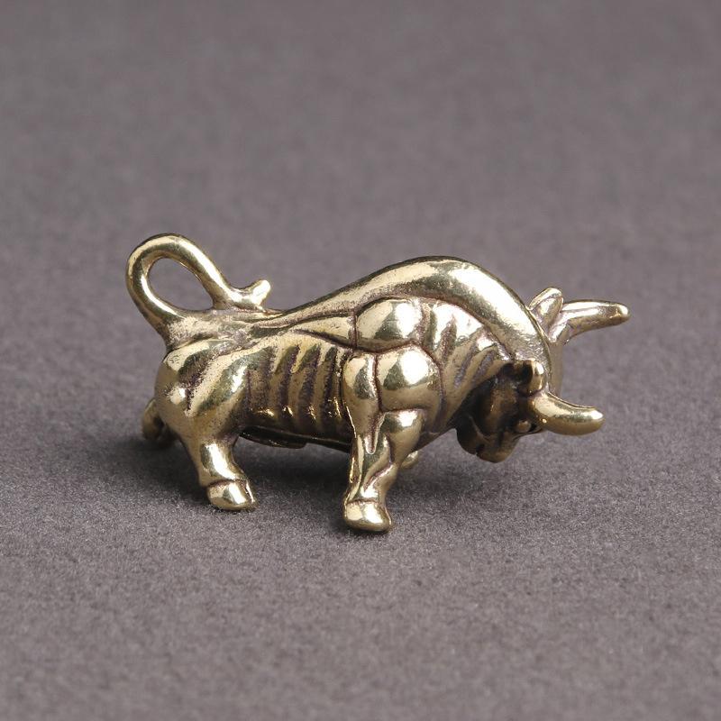 Мини ретро латунная статуя быка с Уолл-стрит скульптура ручная игрушка подарок брелок украшение домашний офис стол декоративное украшение
