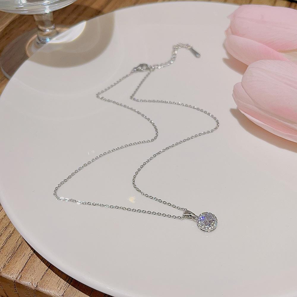 Super Flash Full Diamond Necklace Does Not Fade Online Celebrity Joker Design Pendant Simple Hot Accessories Clavicle Chain Neck Chain Female.