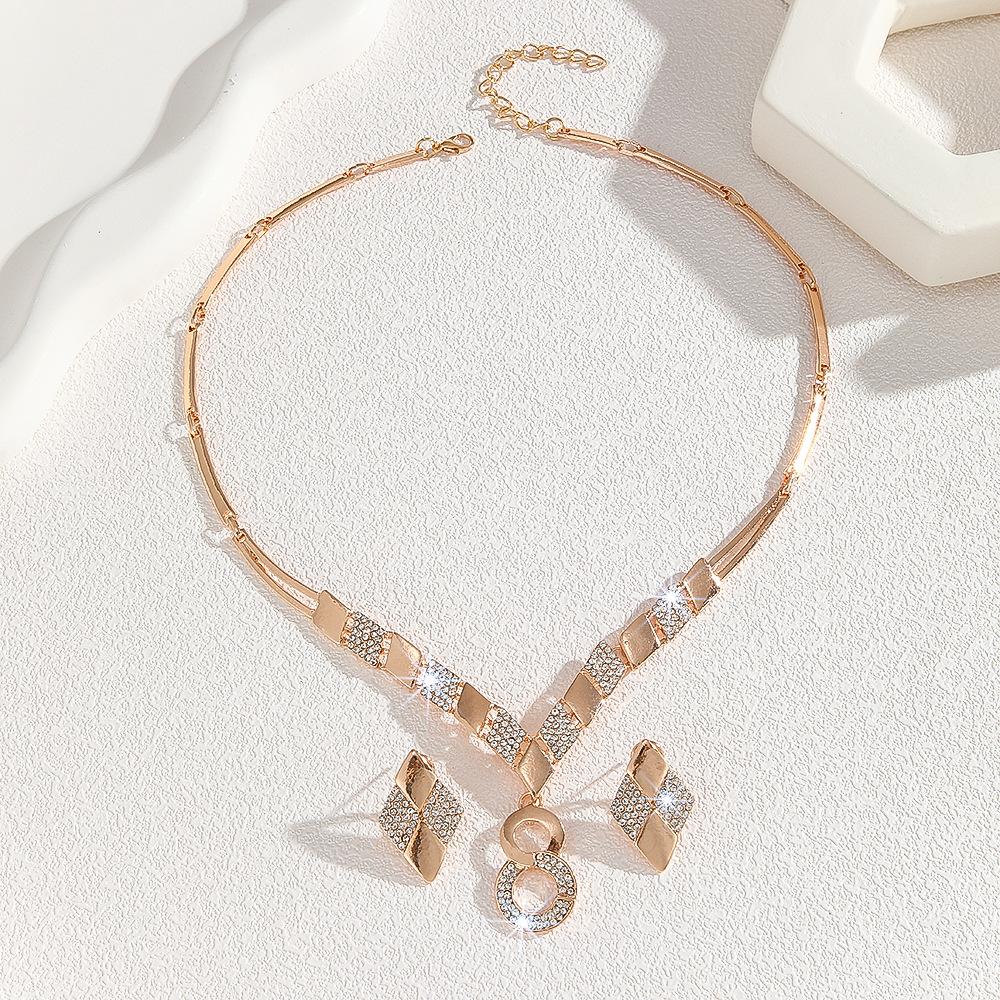 Модные серьги-колье для женщин