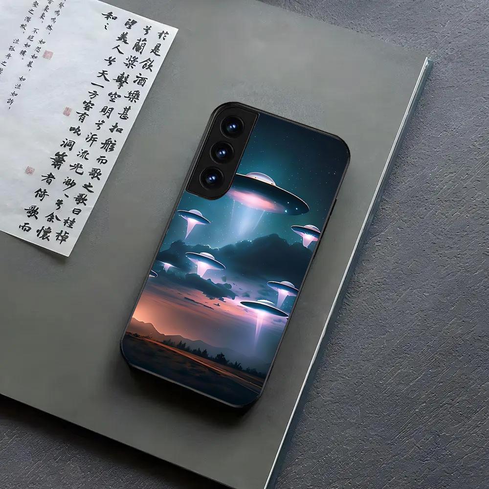 Чехол для телефона с инопланетянами и НЛО для Samsung S24, S25 22,30,Note20,Ultra,Lite,Ultra5G,Plus,FE Черный чехол