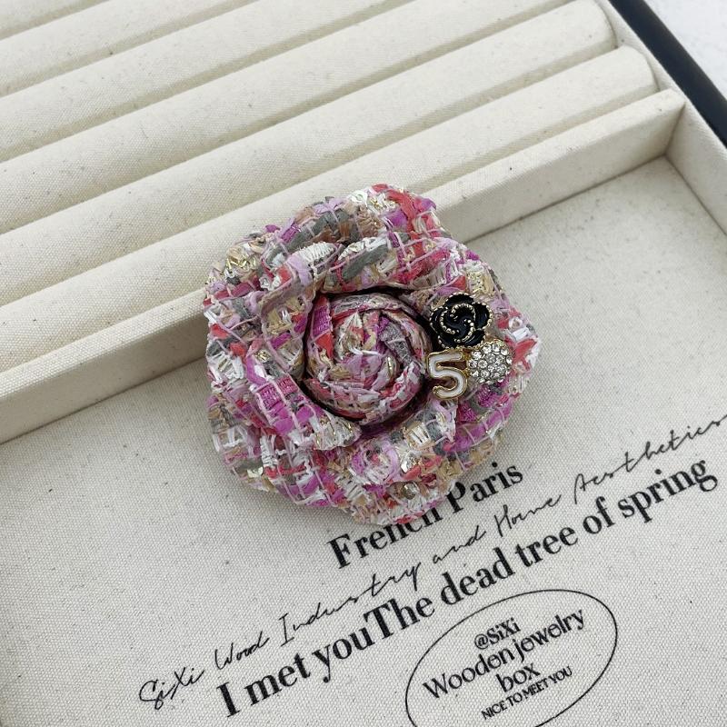 Korean Fabric Camellia Brooches For Women Handmade Flower Lapel Pins Elegant Clothing Jewelry Accessories Corsage