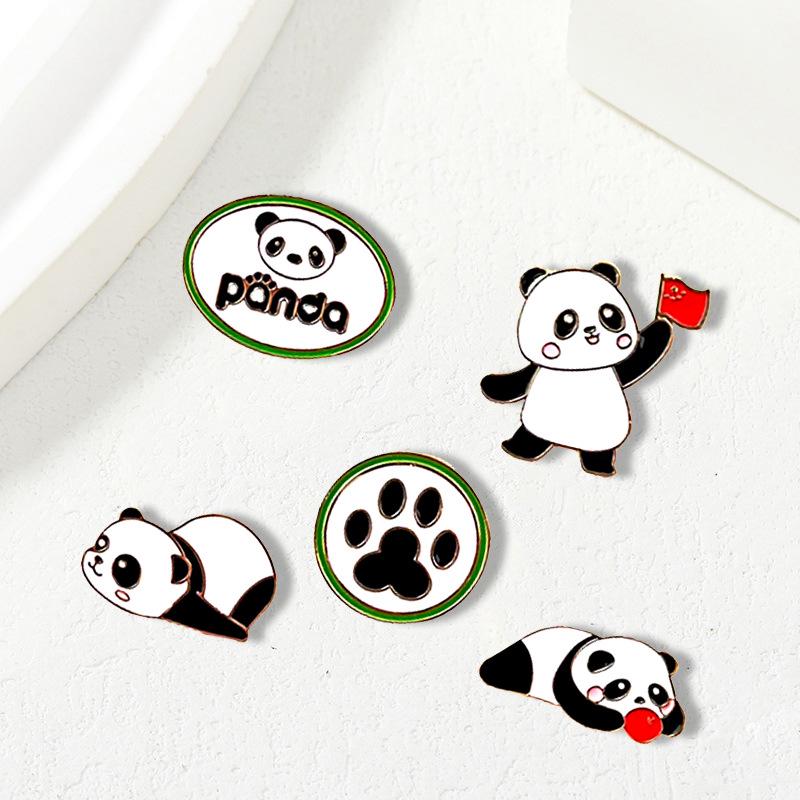 Значок «Мультяшная панда»: Милая панда с брошью-флагом для осенне-зимней одежды и украшения рюкзака — подарок унисекс