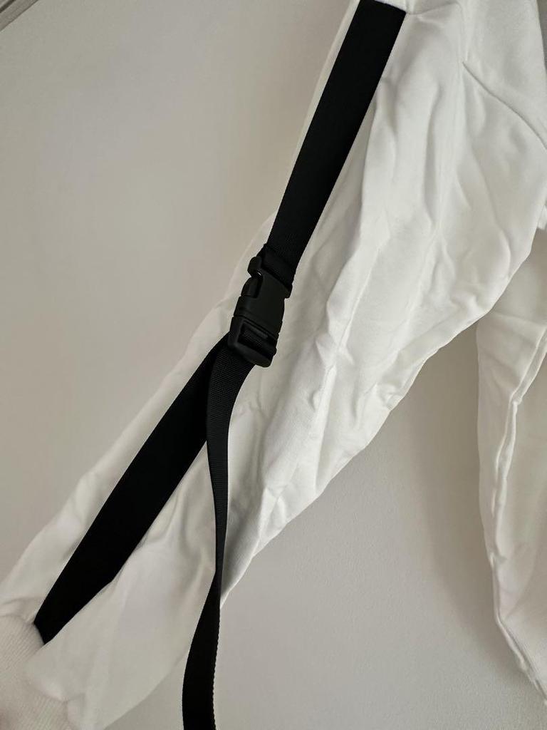 [Б/У] Толстовка с капюшоном на молнии Attack on Titan One Spot, которую носил Эрен, с бирками