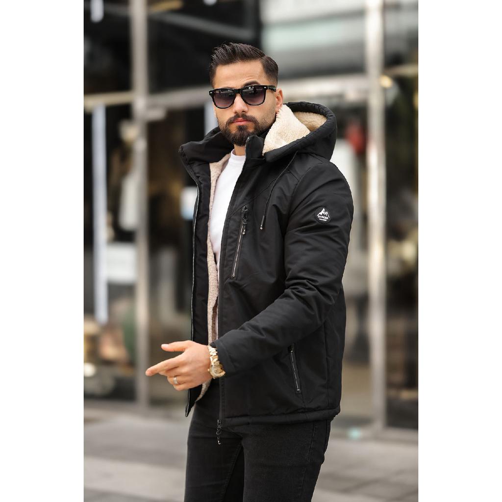 Зимнее пальто с мехом внутри и съемным капюшоном