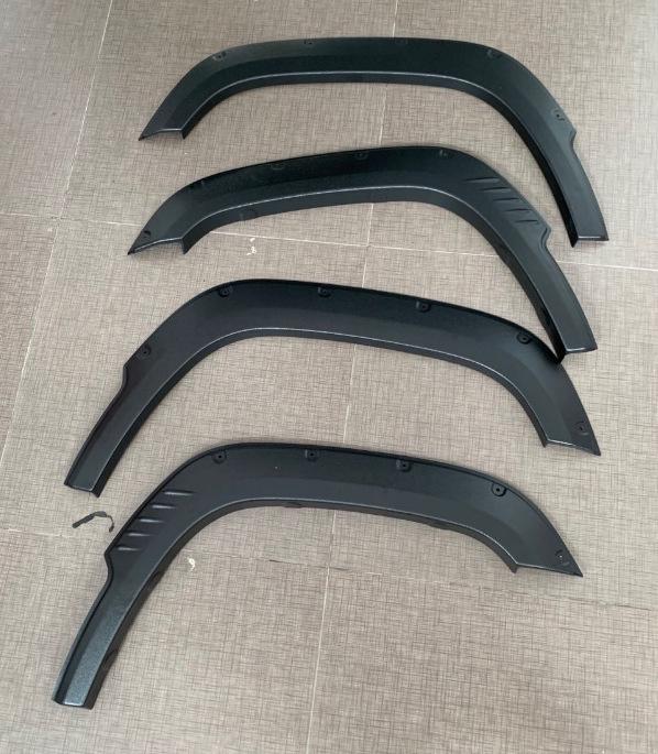 Black Leather Texture Wheel Arch for Suzuki Jimny JB64W (2019-2024)